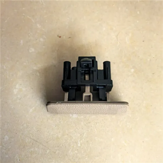 Заводской прямой маркетинг адаптирован для использования в запасных частях Sinotruck Dz15221332040 Shacman L3000, внутренняя панель правой двери