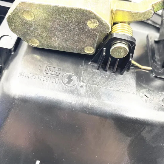 Dz13241240427 Dz13241240428 Левая верхняя обшивка Оригинальный OEM пластиковый компонент кузова для новых передних крыльев кабины грузовика Shacman