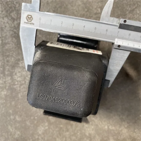 Китай Тяжелый грузовик Hawo Torsion Rubber Core Втулка торсиона Az9725529213sinotruck Запасные части Упорный стержень с резиновым сердечником